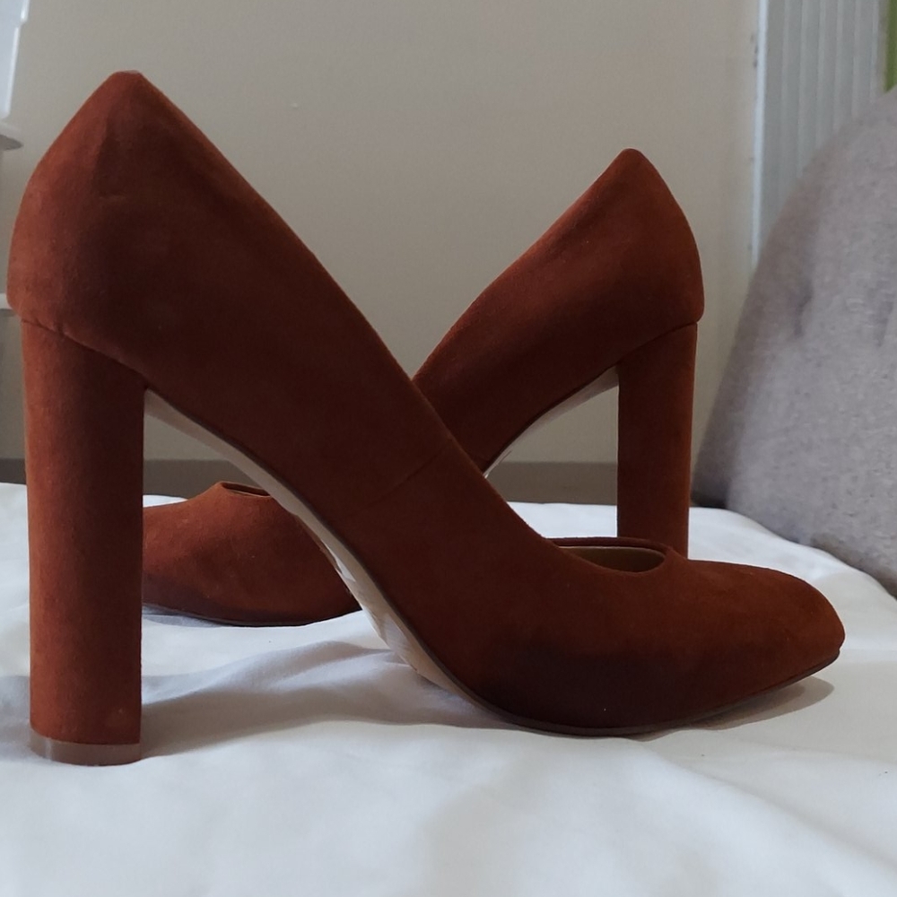 Shoes - Picture 3 of 5